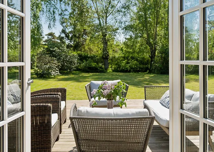 Lovely Secluded In Сasa de vacaciones Dronningmølle